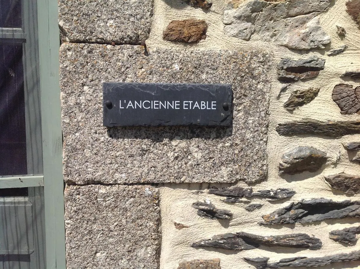 Holiday home L'Ancienne Etable. Villa Saint-Martin-des-Pres France